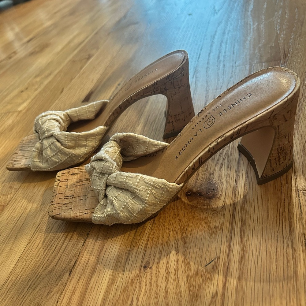 Chinese Laundry Cream and Tan Woven Mules - Picture 2 of 5